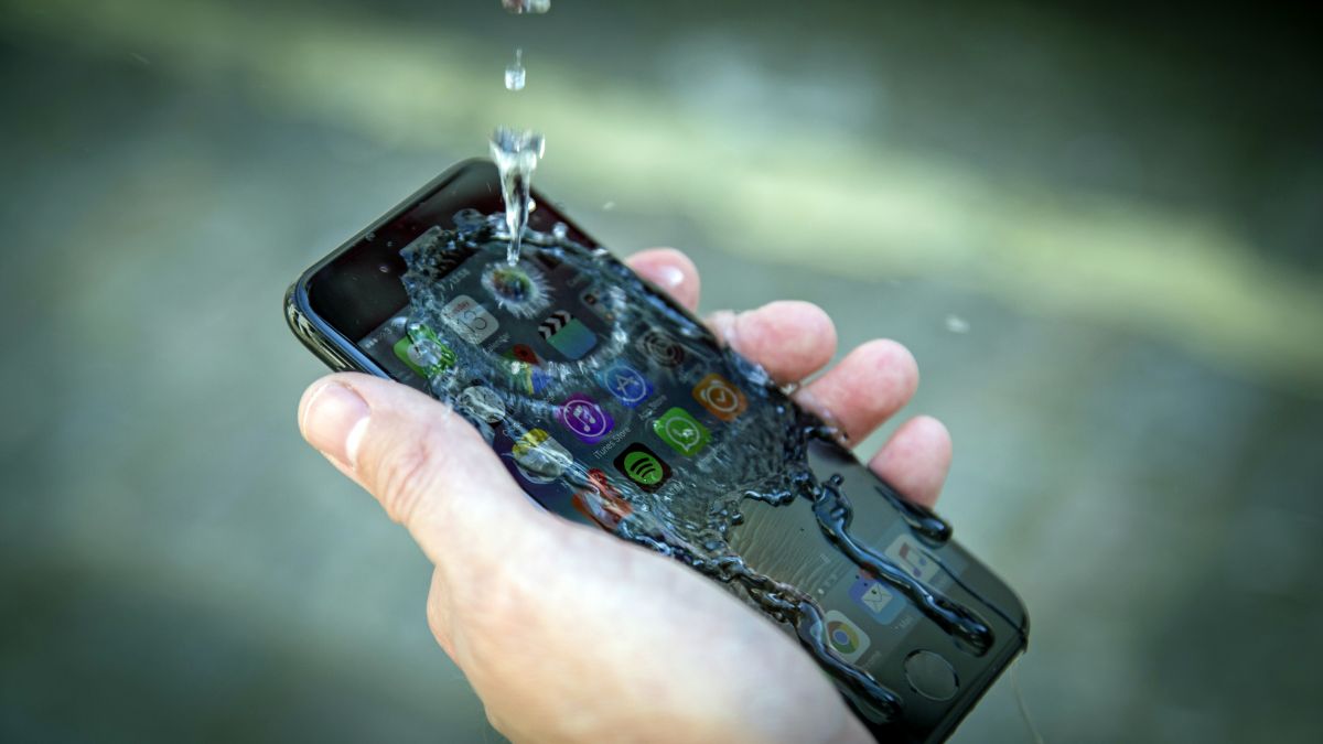 Apple iPhone 11 display will be more than just waterproof, it will be