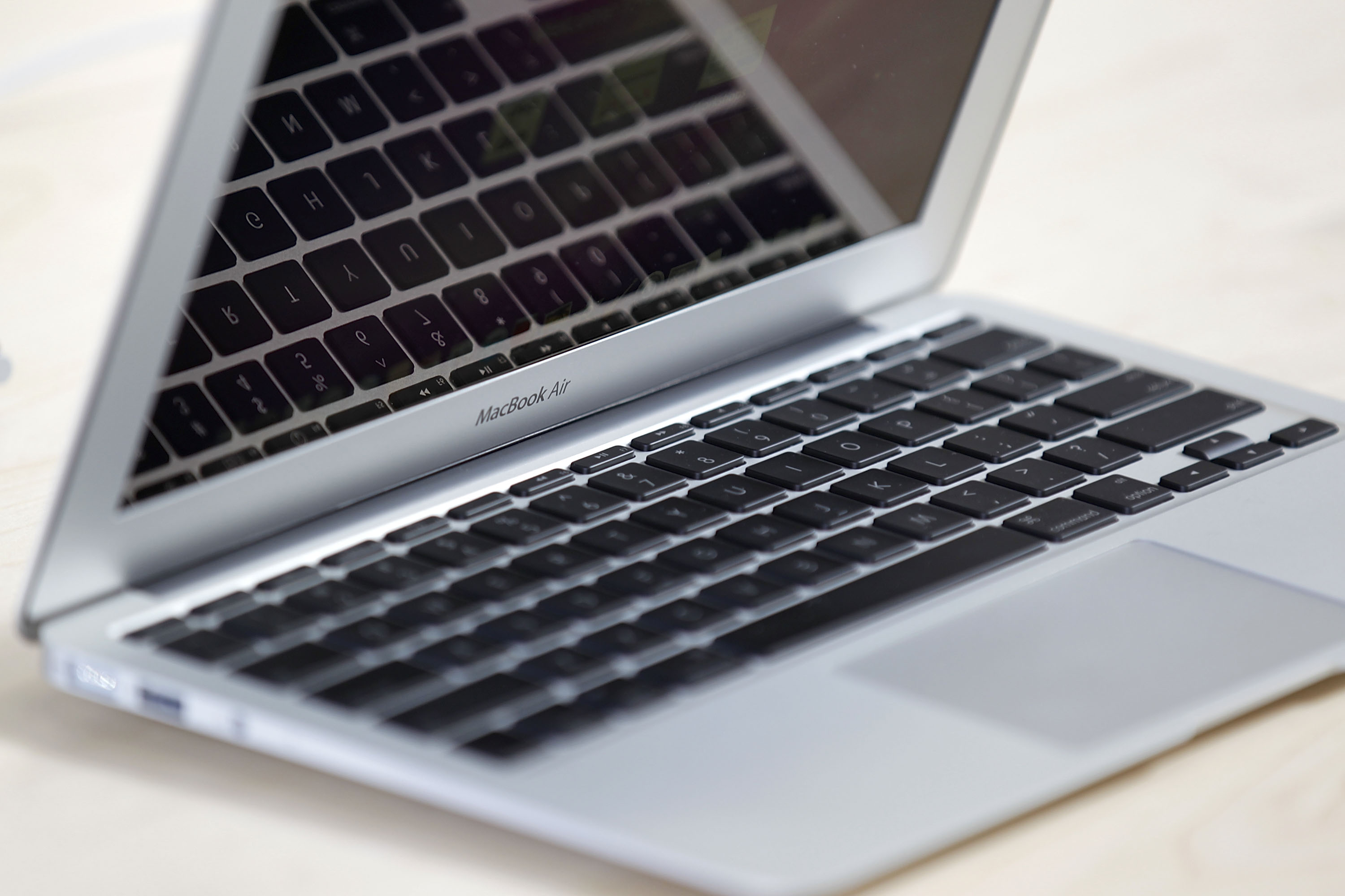 Apple MacBook and Mac hack