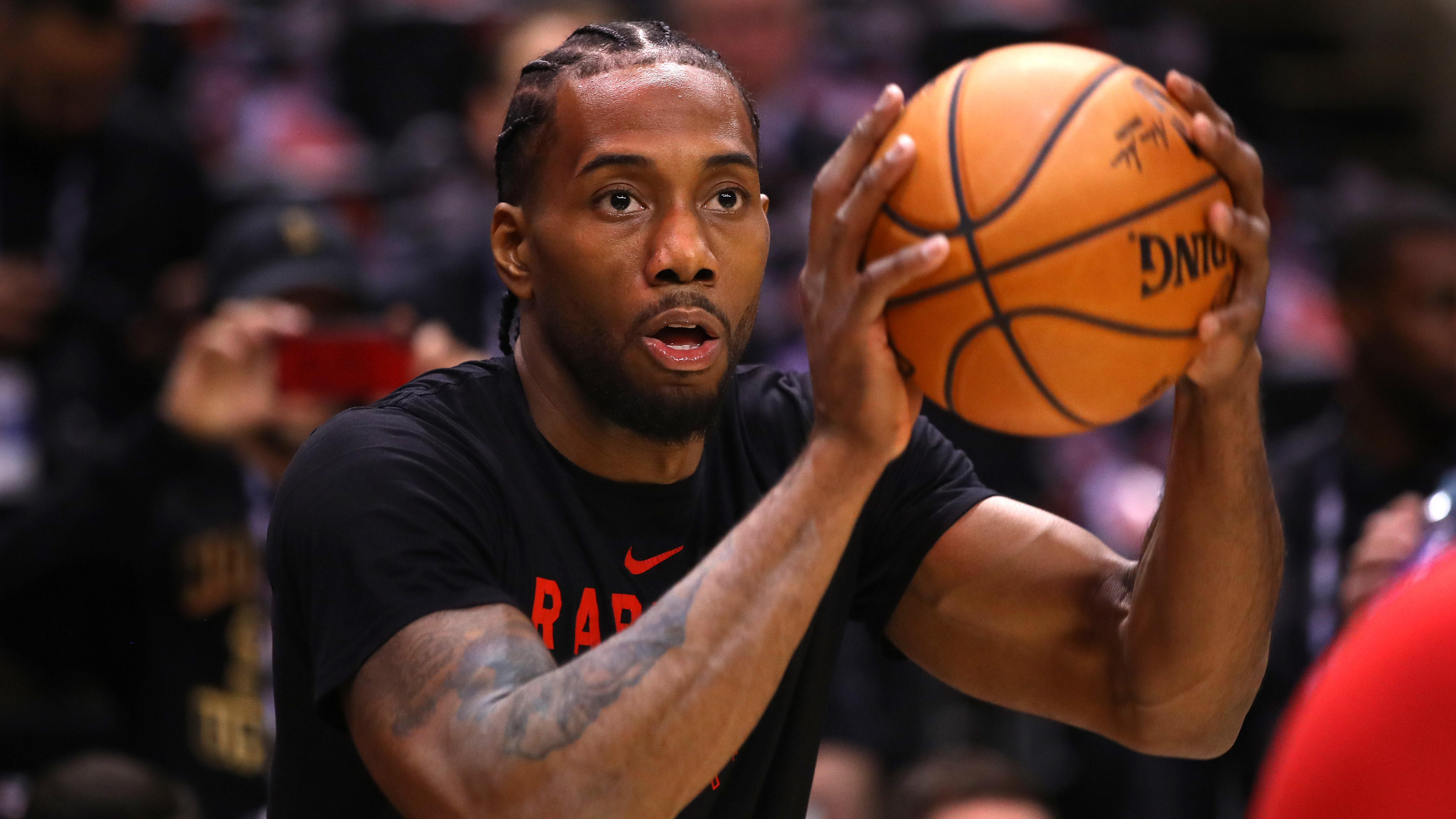 NBA: Kawhi Leonard Sued by Nike Because 