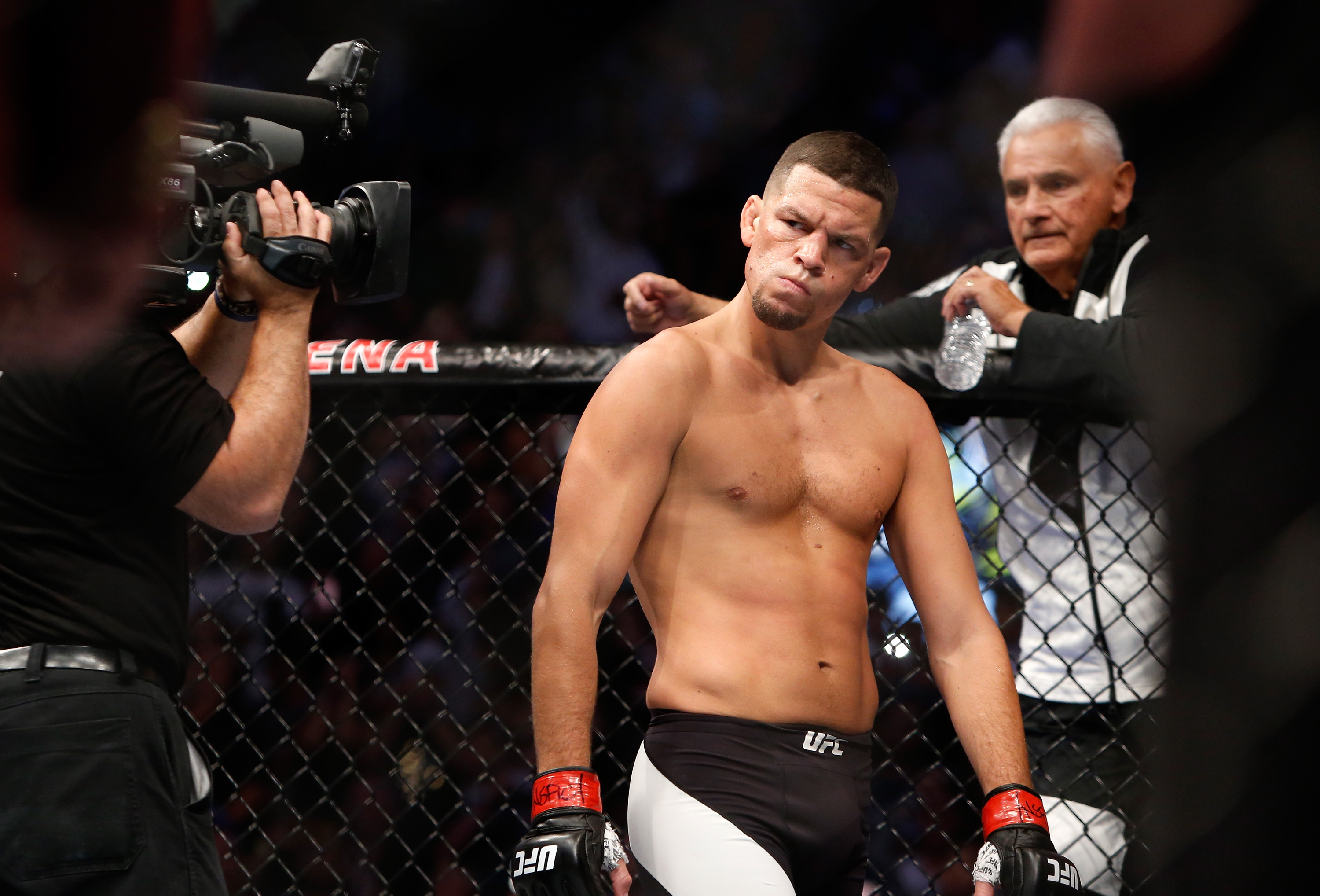 UFC 241 Nate Diaz vs Anthony Pettis: Nate Diaz to Lose His First Match Back in UFC ...