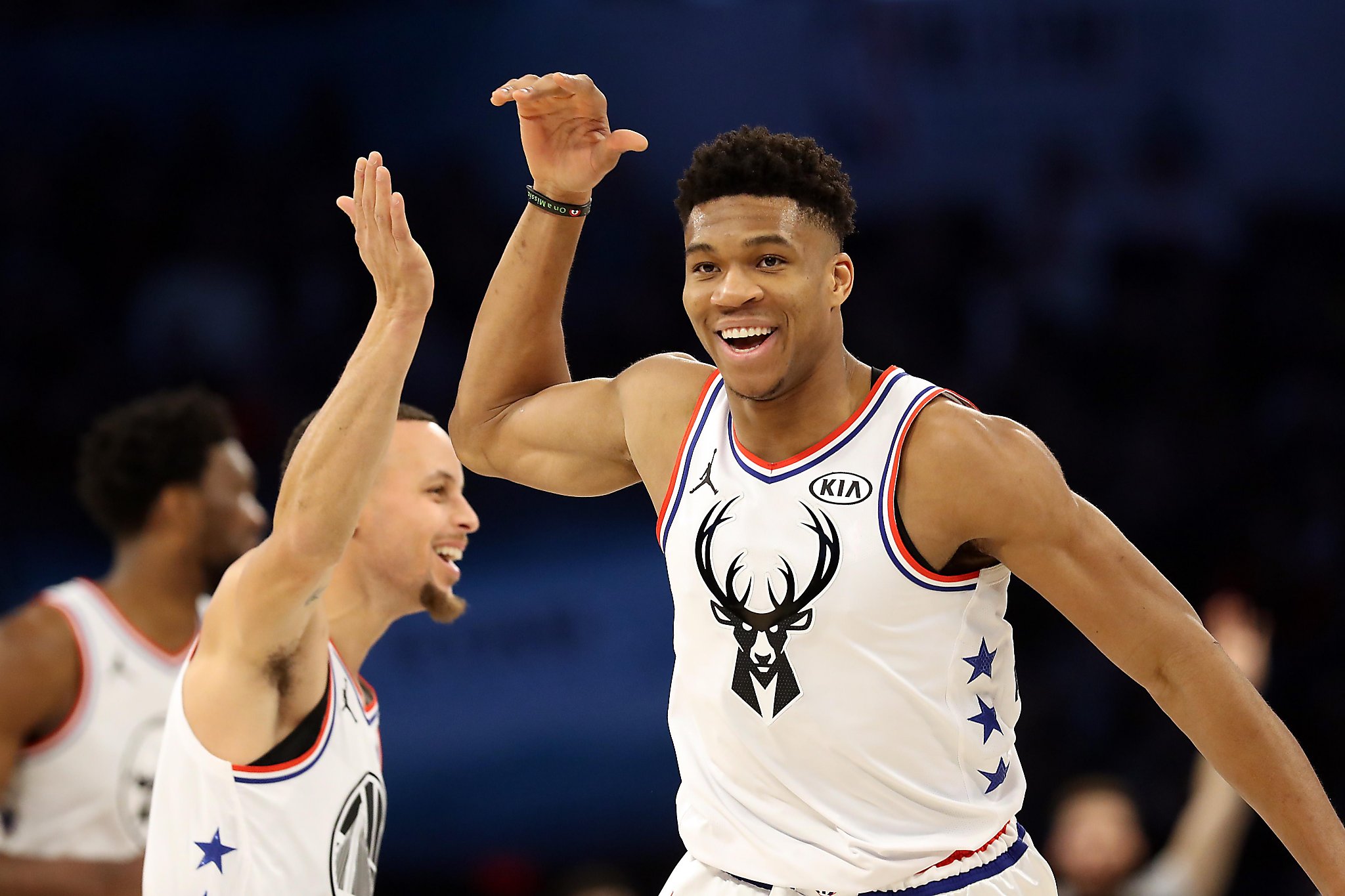 Currry and Giannis Friendship
