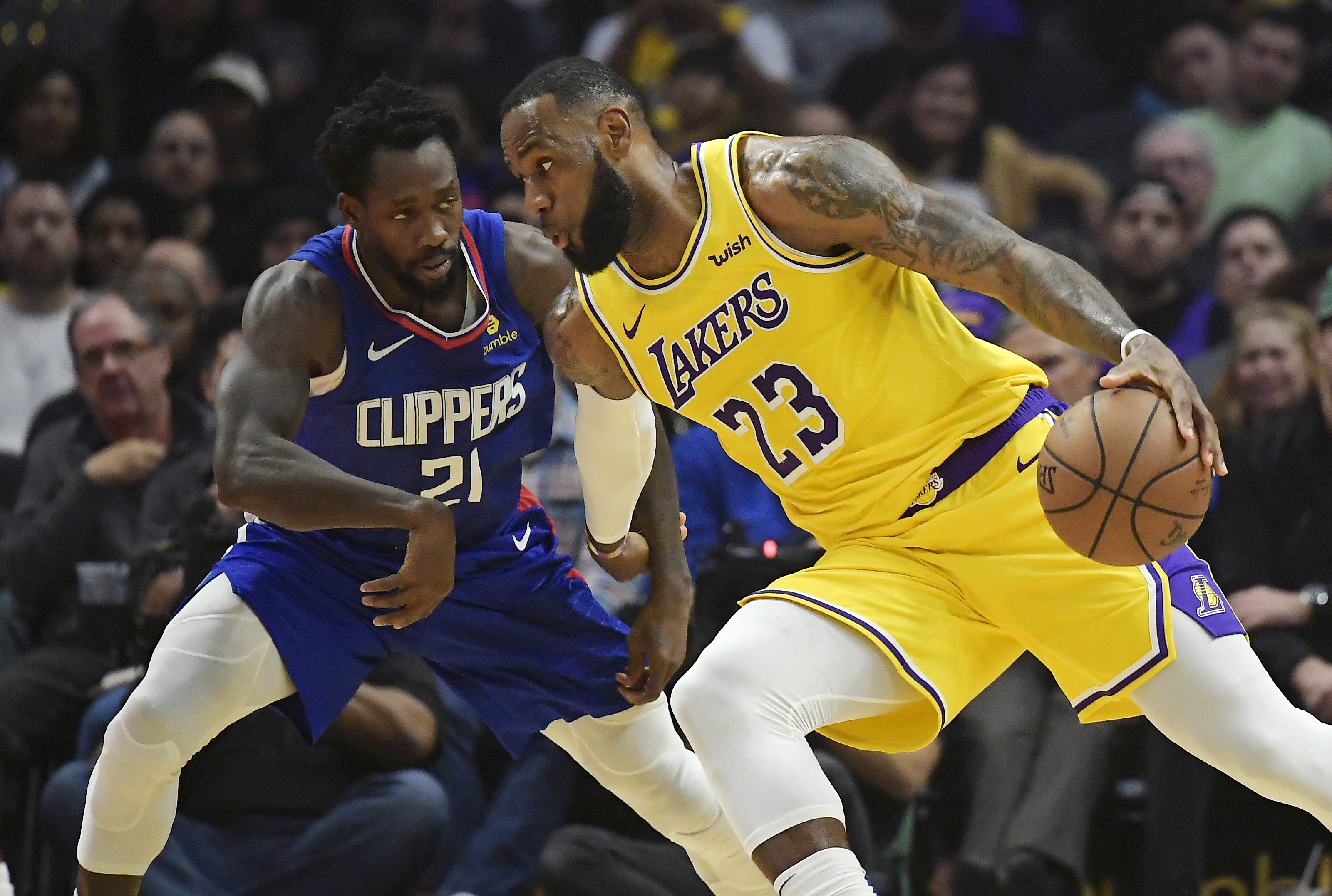 LeBron James Injured in Lakers vs Clippers Game